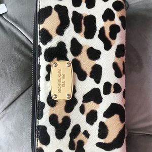 Authentic mk wallet